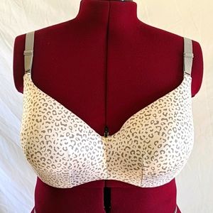 Cacique bra 42DDD leopard print back minimizer